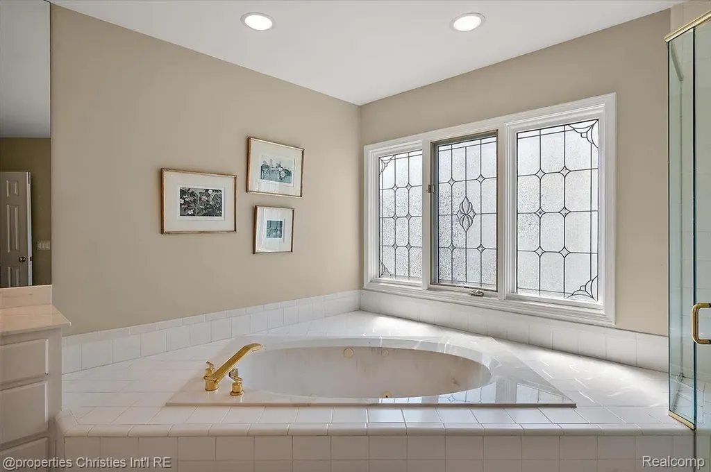3021 E Ridge Court Bloomfield Hills City MI 48302