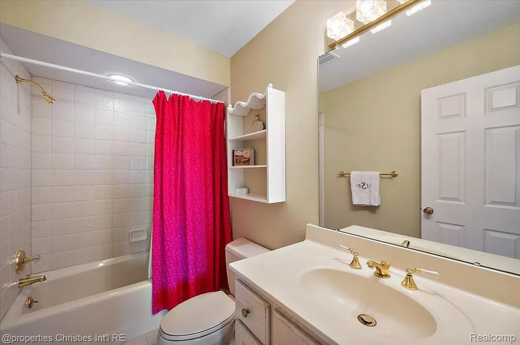 3021 E Ridge Court Bloomfield Hills City MI 48302