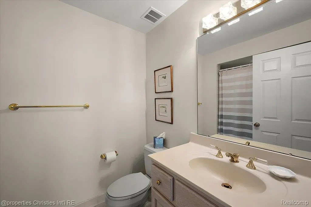 3021 E Ridge Court Bloomfield Hills City MI 48302
