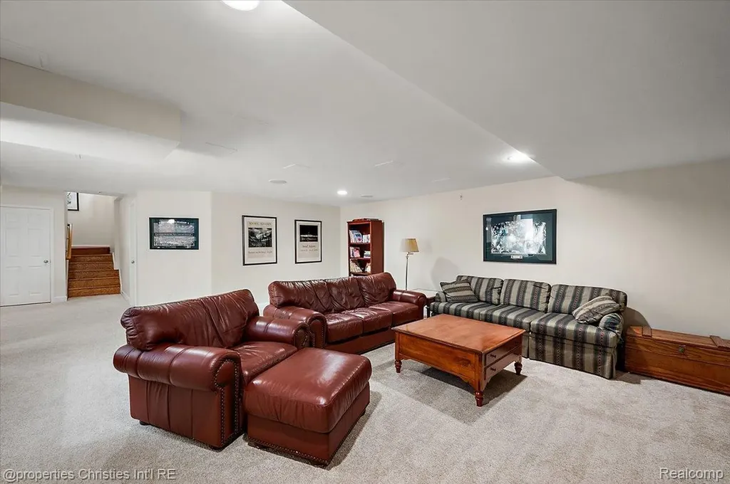 3021 E Ridge Court Bloomfield Hills City MI 48302