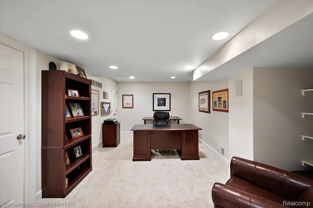 3021 E Ridge Court Bloomfield Hills City MI 48302