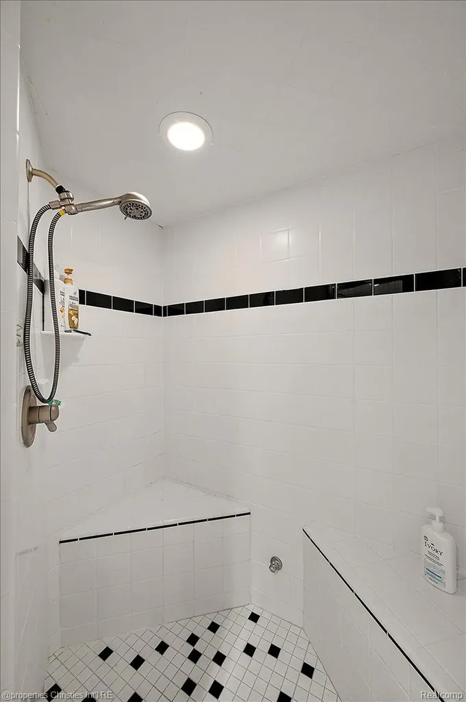 3021 E Ridge Court Bloomfield Hills City MI 48302
