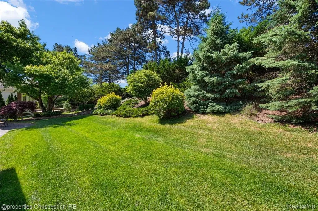 3021 E Ridge Court Bloomfield Hills City MI 48302