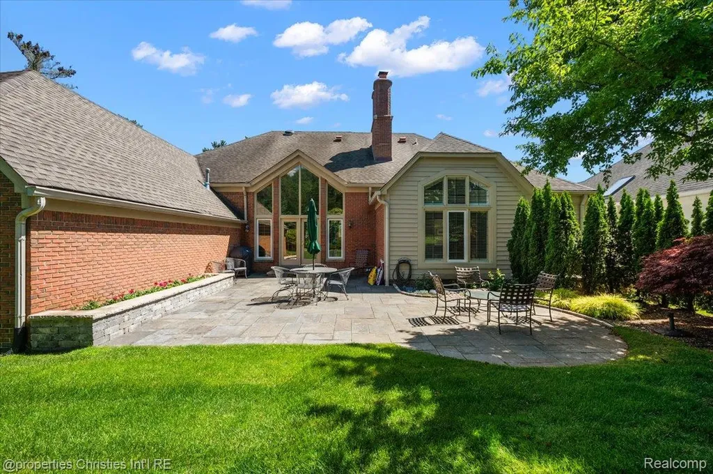 3021 E Ridge Court Bloomfield Hills City MI 48302