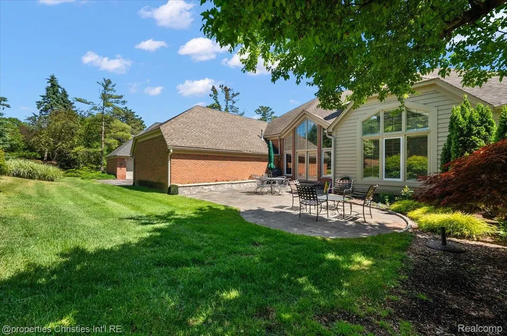3021 E Ridge Court Bloomfield Hills City MI 48302