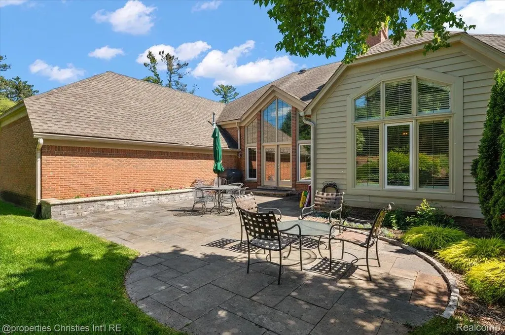 3021 E Ridge Court Bloomfield Hills City MI 48302