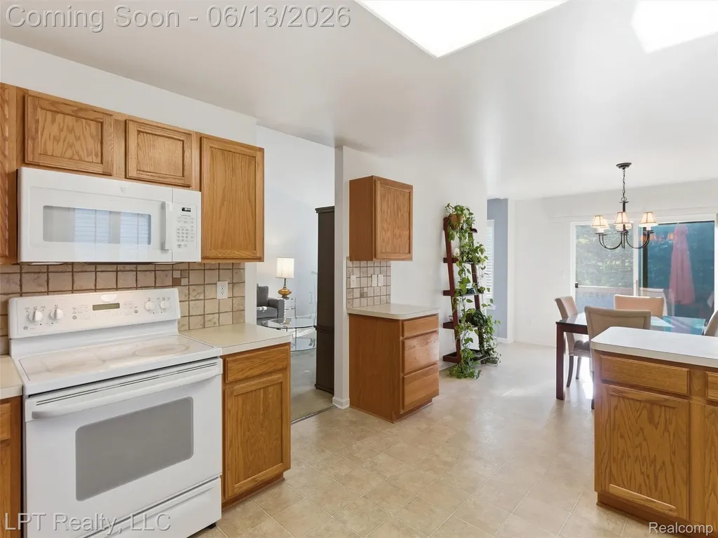 7035 Iris Court Grand Blanc Charter Township MI 48439
