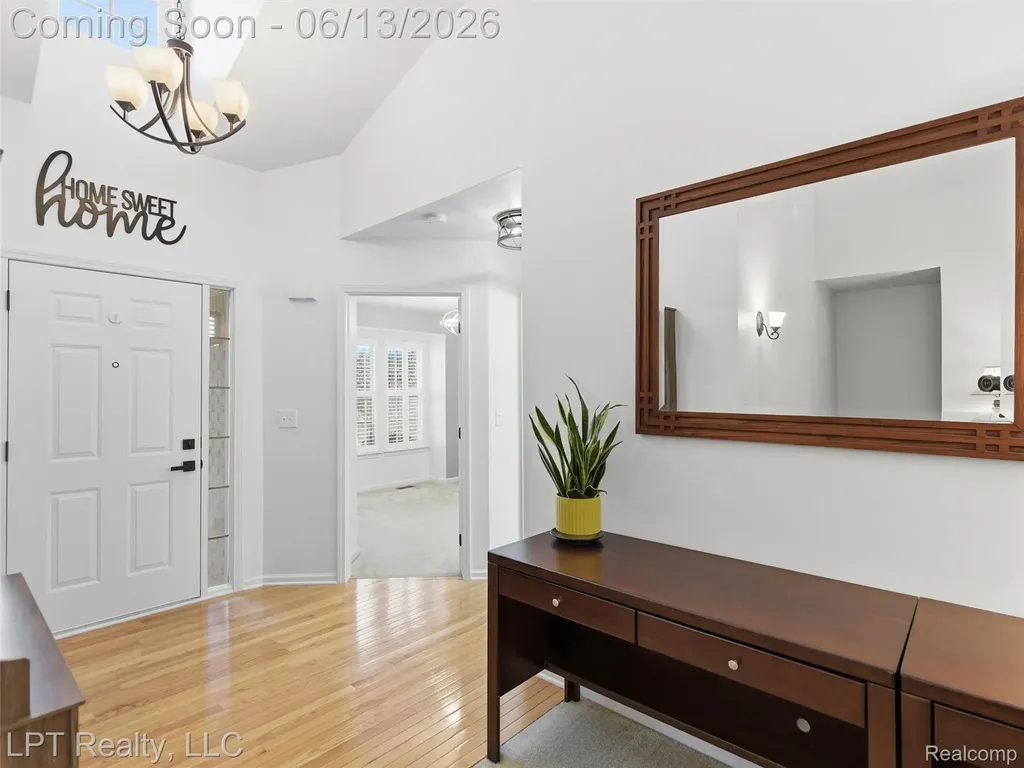 7035 Iris Court Grand Blanc Charter Township MI 48439