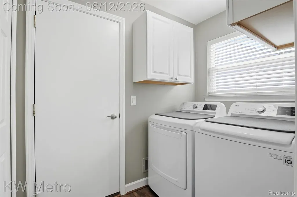 1061 Yorick Path Wixom City MI 48393