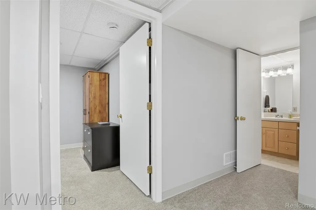 1061 Yorick Path Wixom City MI 48393