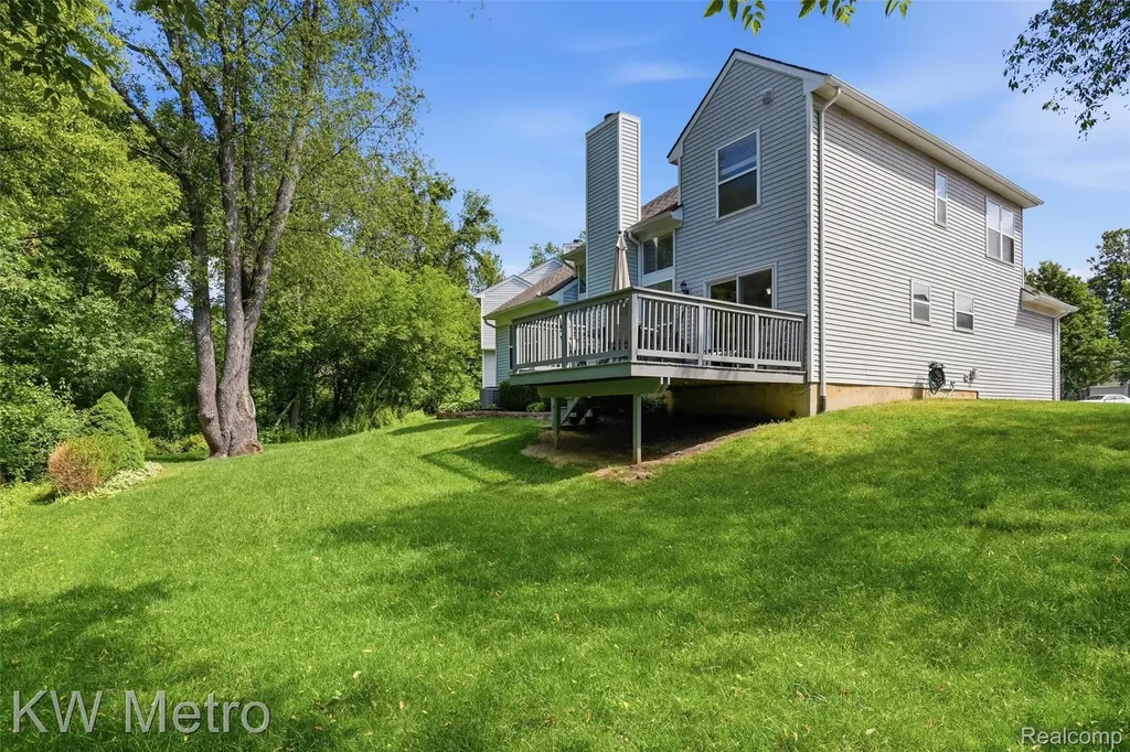 1061 Yorick Path Wixom City MI 48393