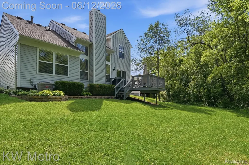 1061 Yorick Path Wixom City MI 48393