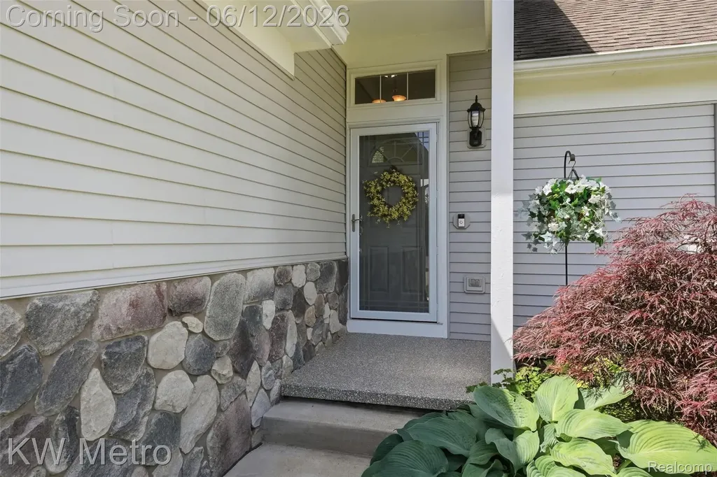 1061 Yorick Path Wixom City MI 48393