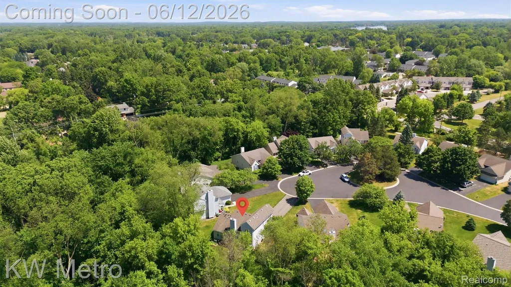 1061 Yorick Path Wixom City MI 48393