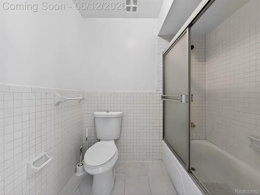 2449 Mulberry Square Bloomfield Hills City MI 48302