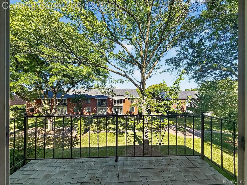 2449 Mulberry Square Bloomfield Hills City MI 48302