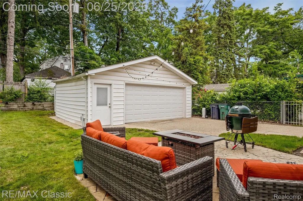 605 Fernwood Road Royal Oak City MI 48067