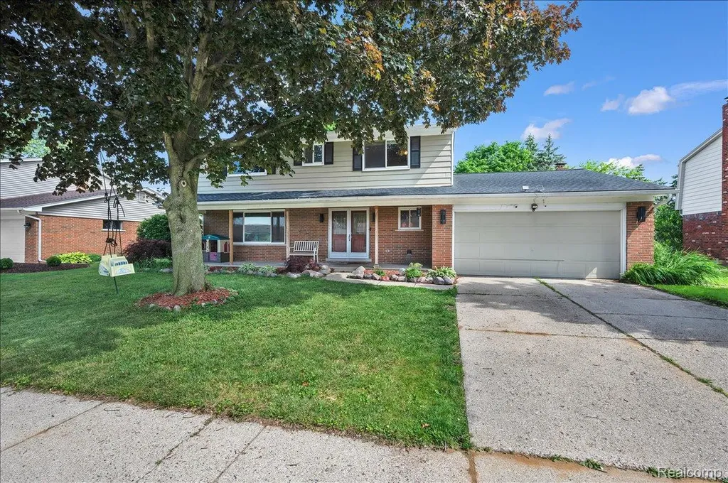 16625 Monticello Drive Clinton Charter Township MI 48038