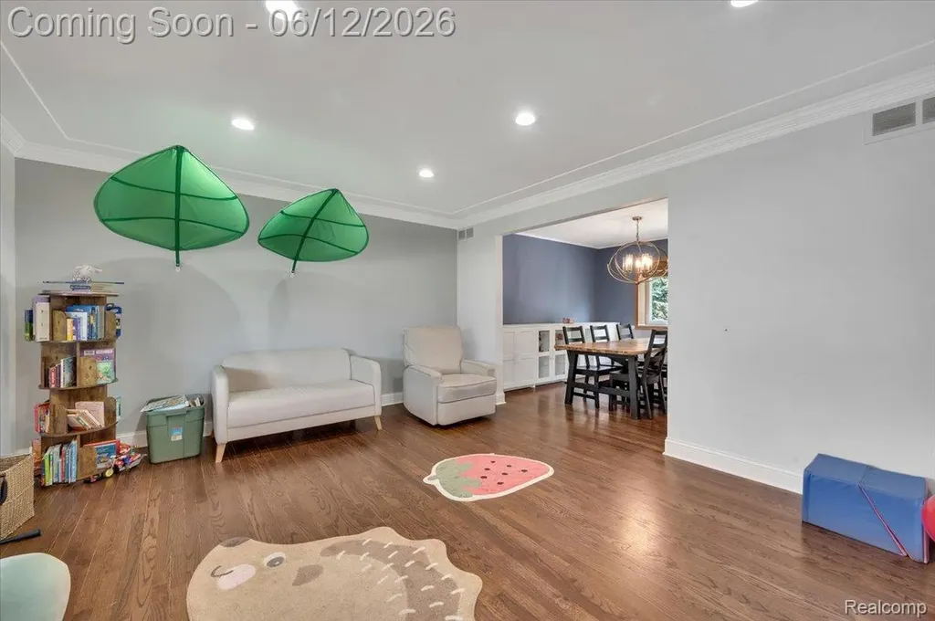 16625 Monticello Drive Clinton Charter Township MI 48038