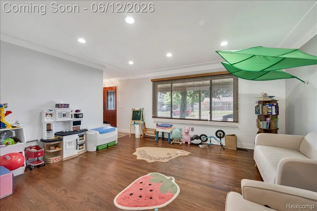 16625 Monticello Drive Clinton Charter Township MI 48038