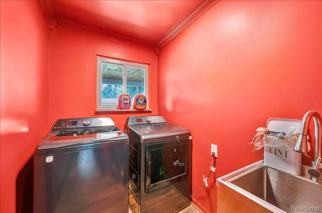 16625 Monticello Drive Clinton Charter Township MI 48038