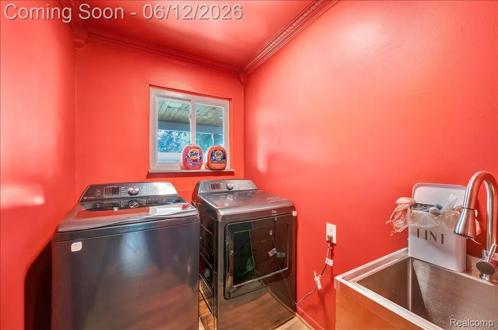 16625 Monticello Drive Clinton Charter Township MI 48038