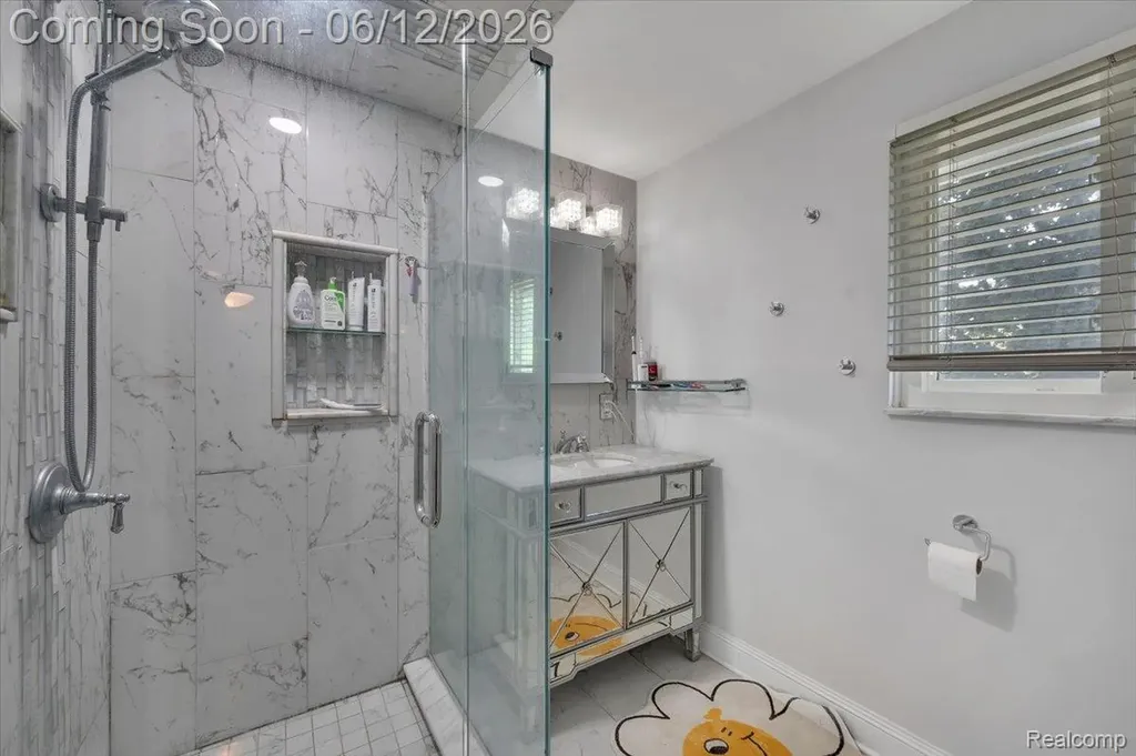 16625 Monticello Drive Clinton Charter Township MI 48038
