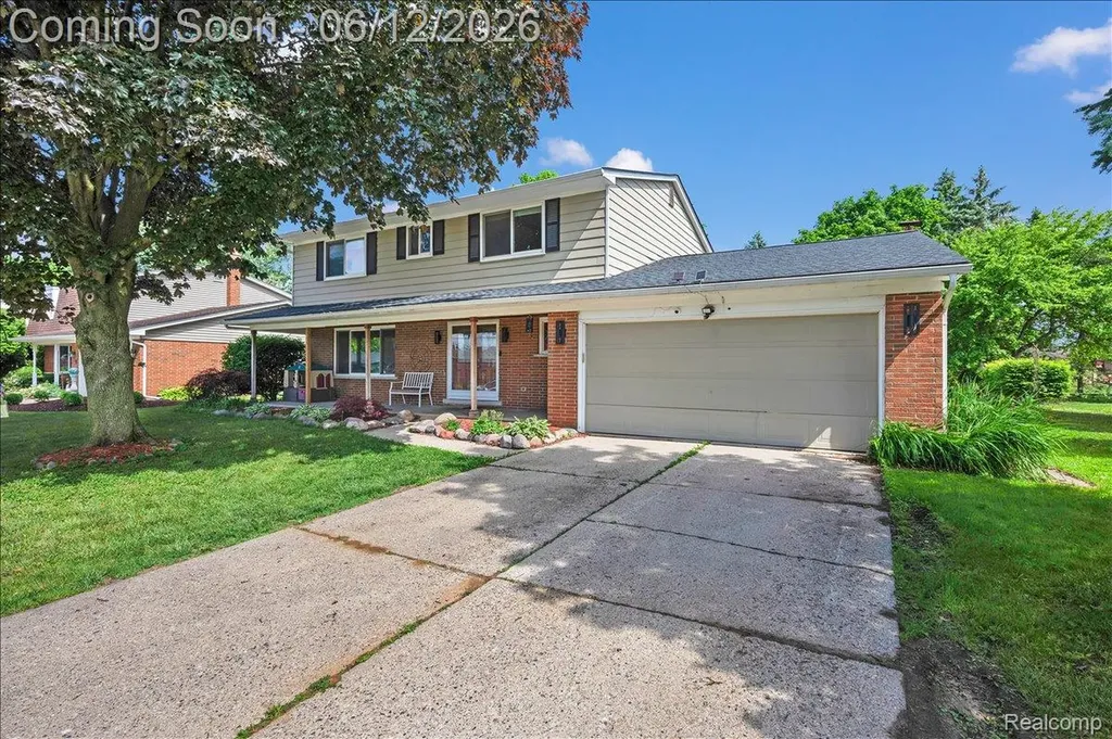 16625 Monticello Drive Clinton Charter Township MI 48038