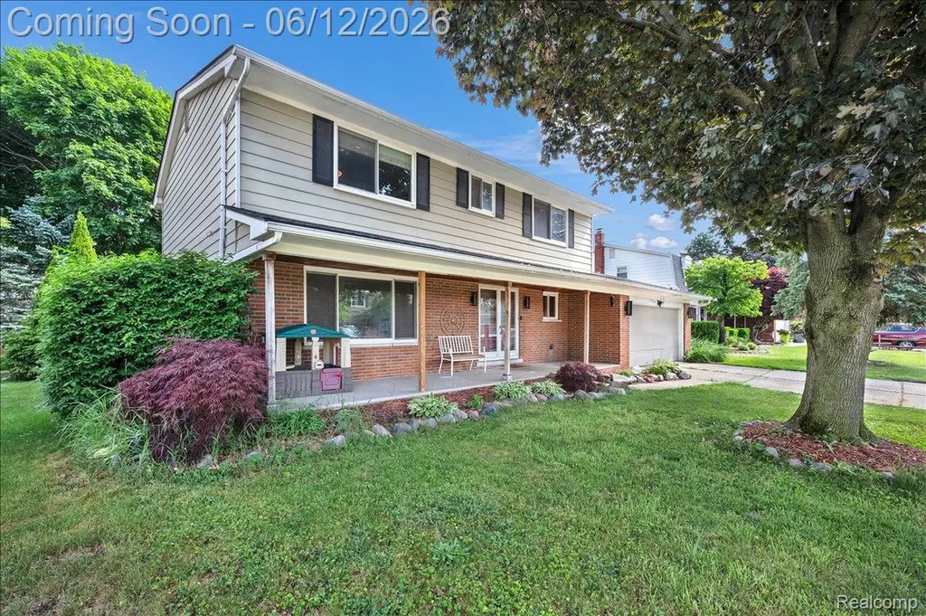 16625 Monticello Drive Clinton Charter Township MI 48038
