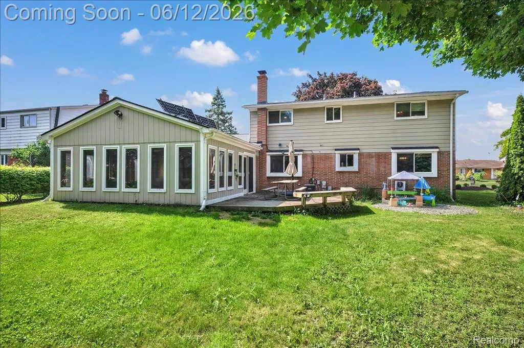 16625 Monticello Drive Clinton Charter Township MI 48038