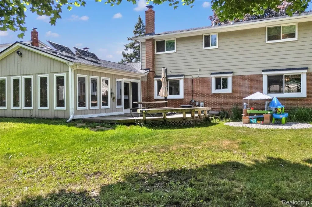 16625 Monticello Drive Clinton Charter Township MI 48038