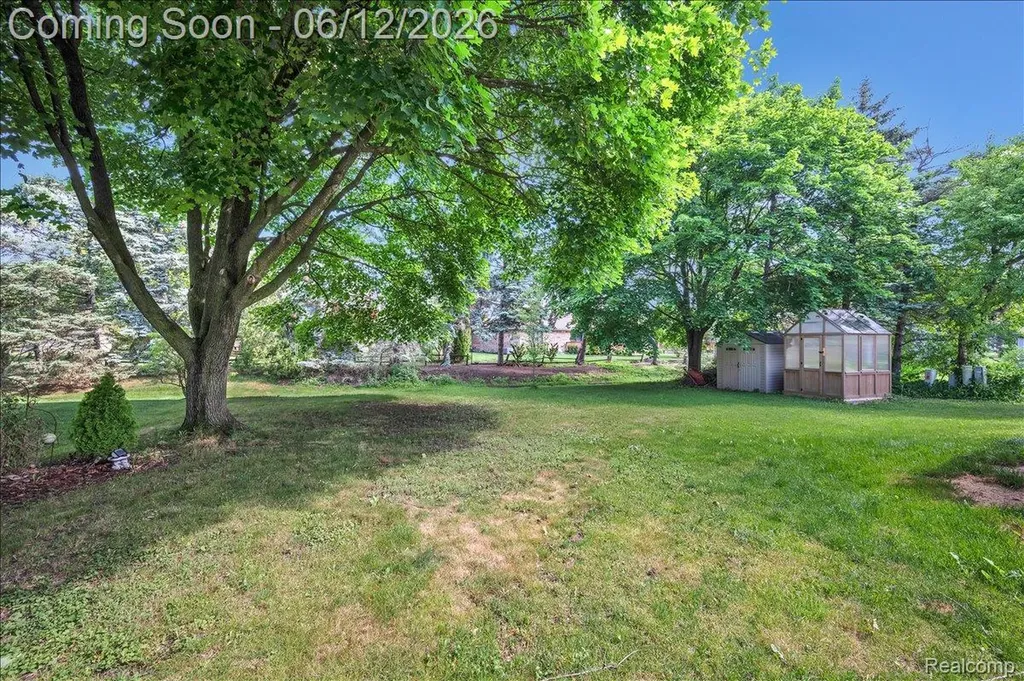 16625 Monticello Drive Clinton Charter Township MI 48038