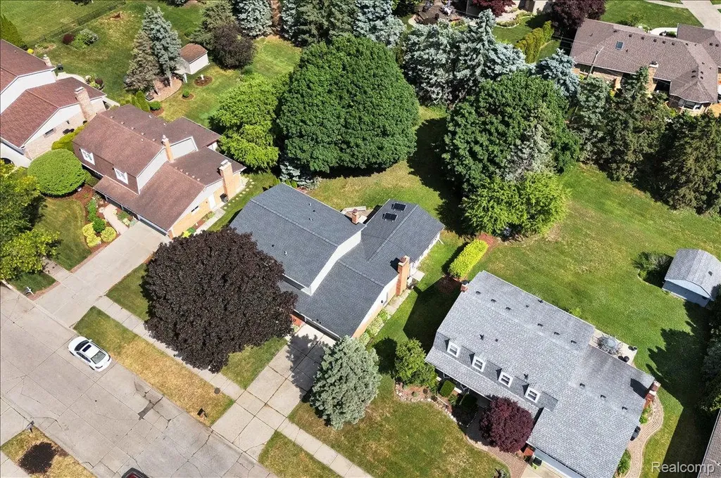 16625 Monticello Drive Clinton Charter Township MI 48038