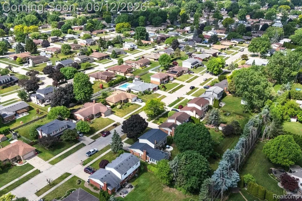16625 Monticello Drive Clinton Charter Township MI 48038