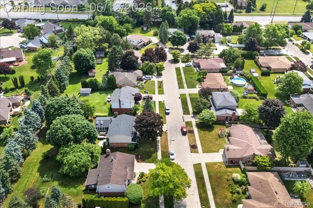 16625 Monticello Drive Clinton Charter Township MI 48038