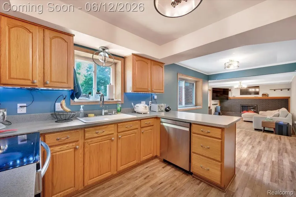 16625 Monticello Drive Clinton Charter Township MI 48038