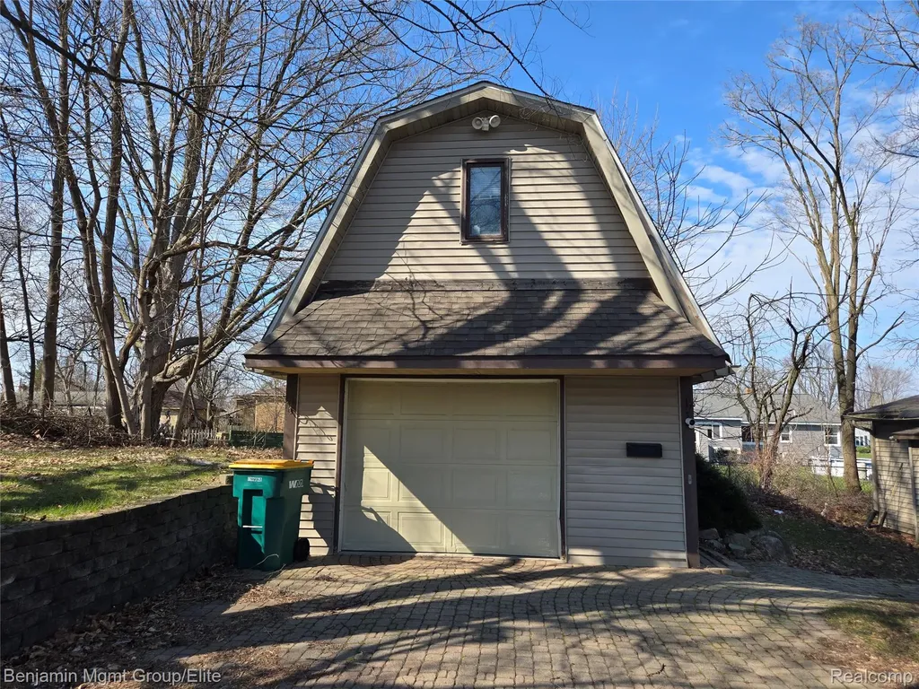 757 Louisa Street Mt. Morris City MI 48458