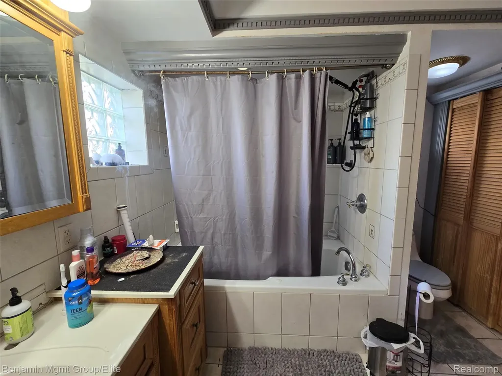 757 Louisa Street Mt. Morris City MI 48458