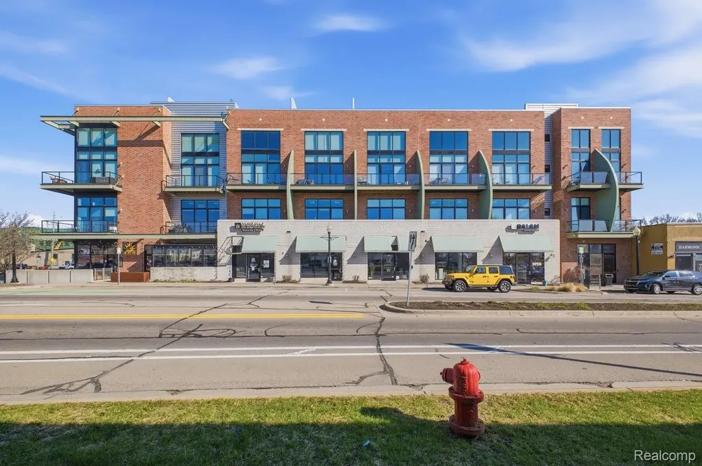 211 E E 9 Mile Road Ferndale City MI 48220