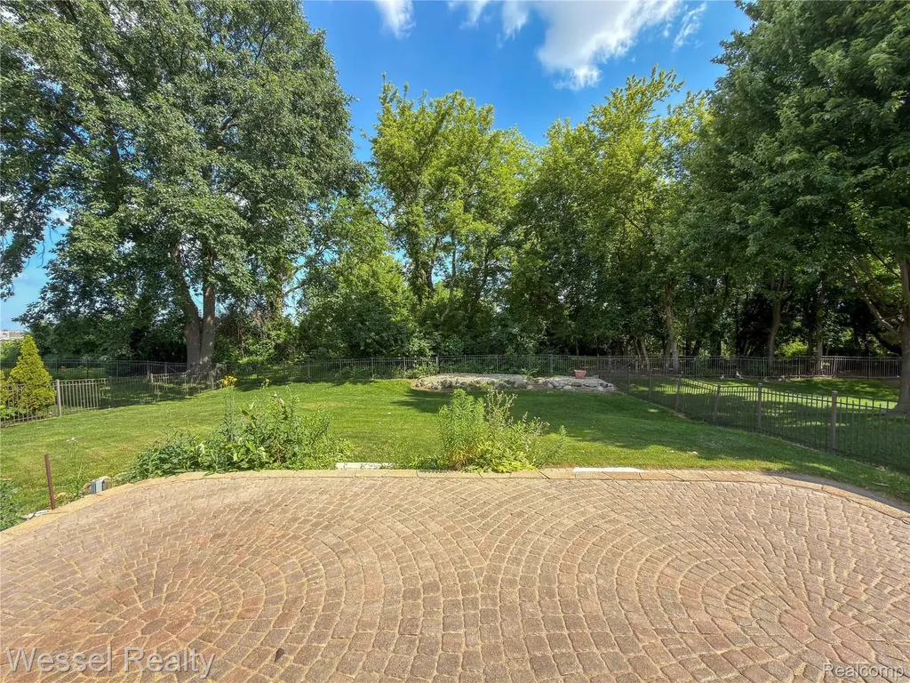 17575 Rocco Drive Macomb Township MI 48044