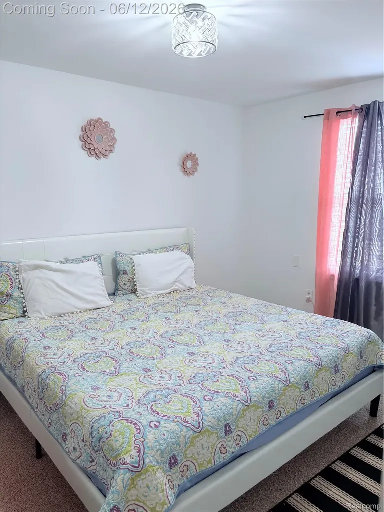38798 Covington Drive Wayne City MI 48184