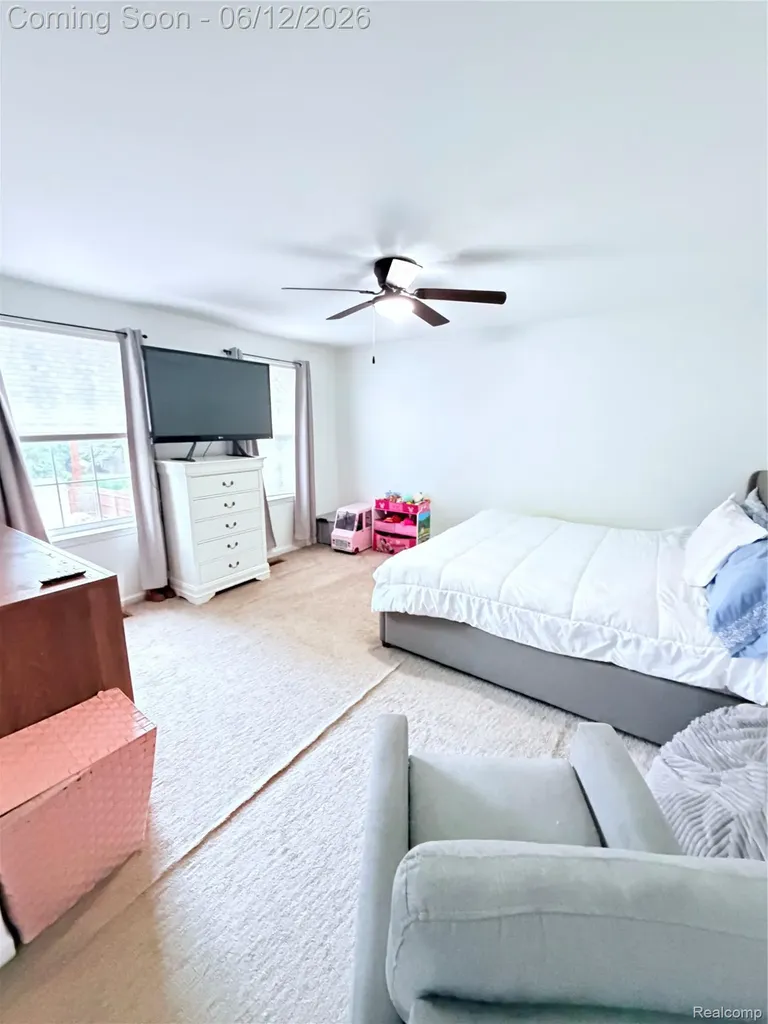 38798 Covington Drive Wayne City MI 48184