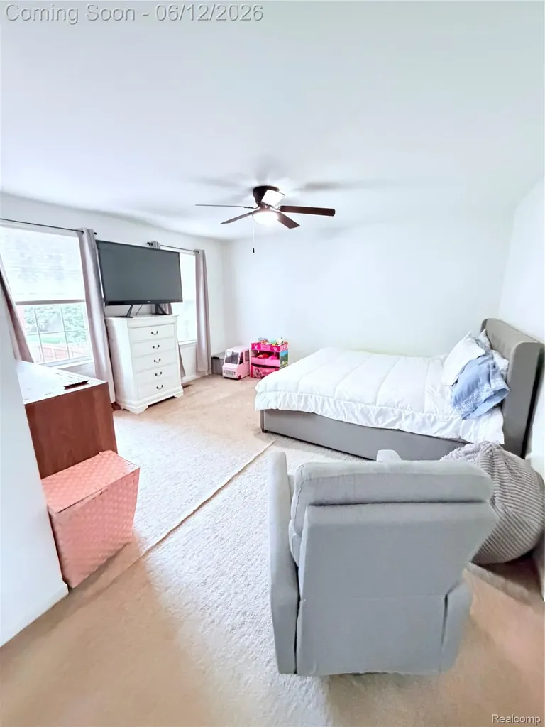 38798 Covington Drive Wayne City MI 48184