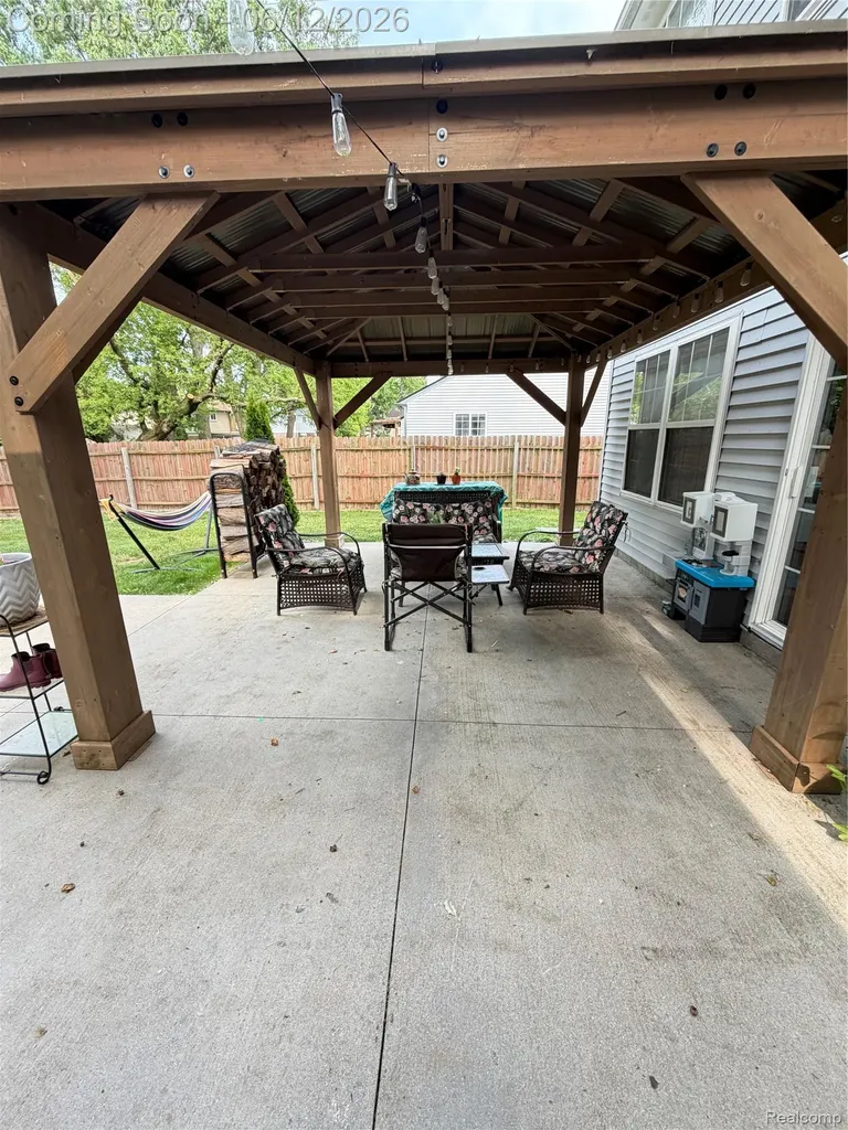 38798 Covington Drive Wayne City MI 48184