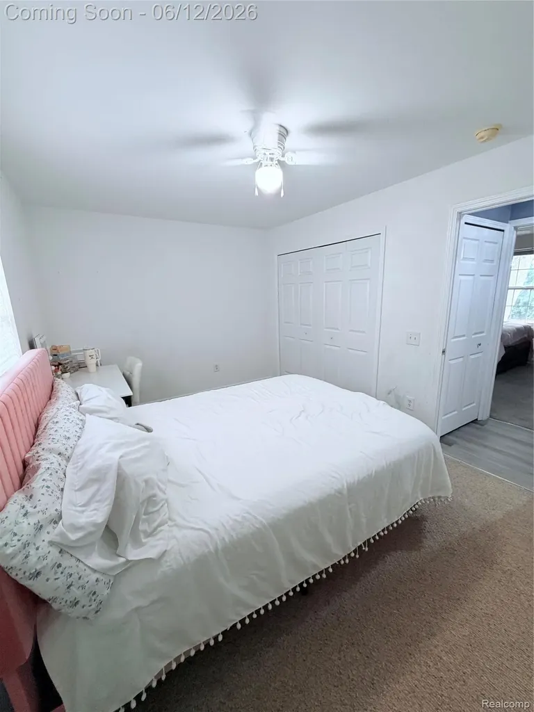 38798 Covington Drive Wayne City MI 48184