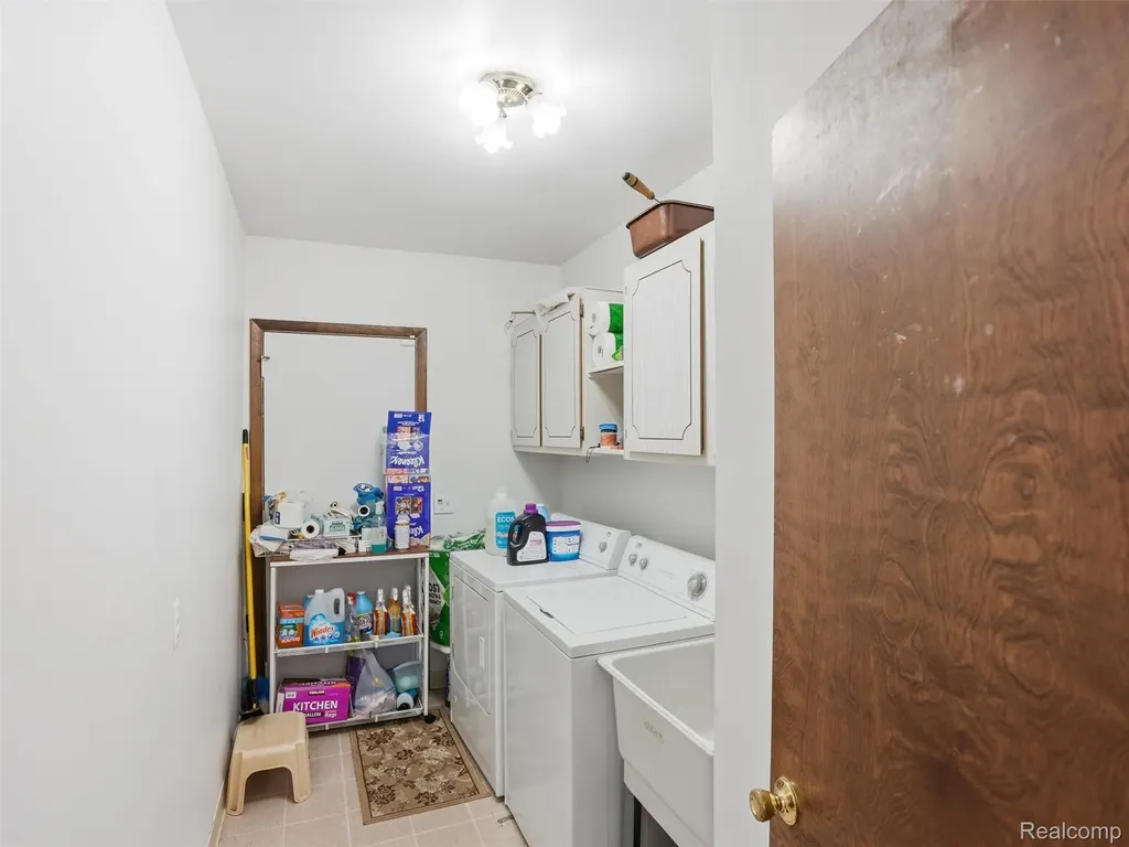 5800 Naneva Court West Bloomfield Charter Township MI 48322
