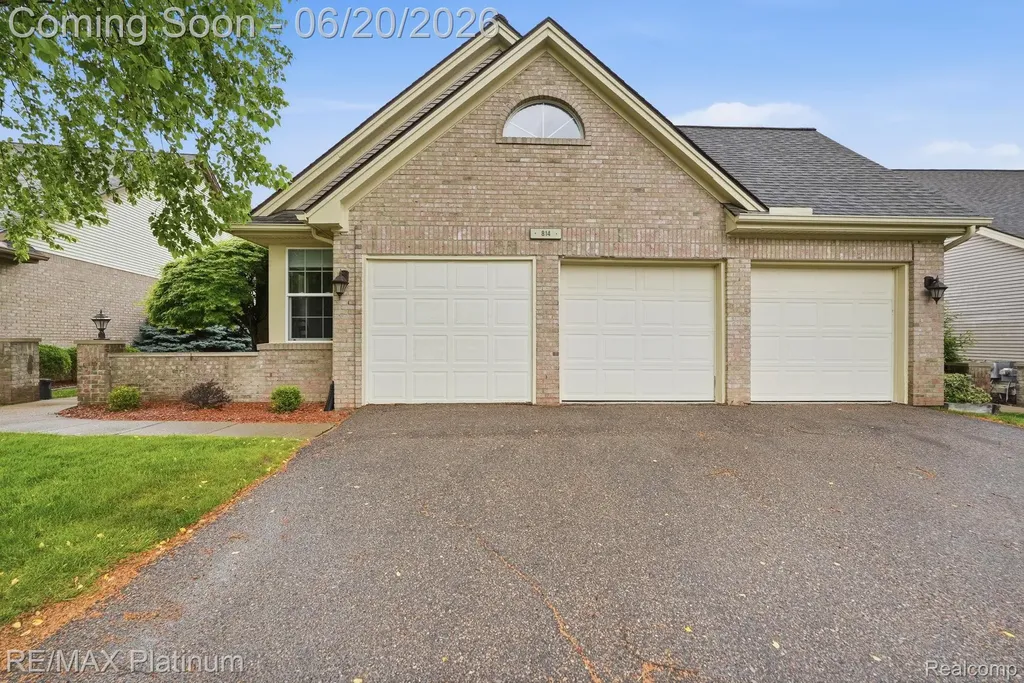 814 Whisperwood Drive Fenton City MI 48430
