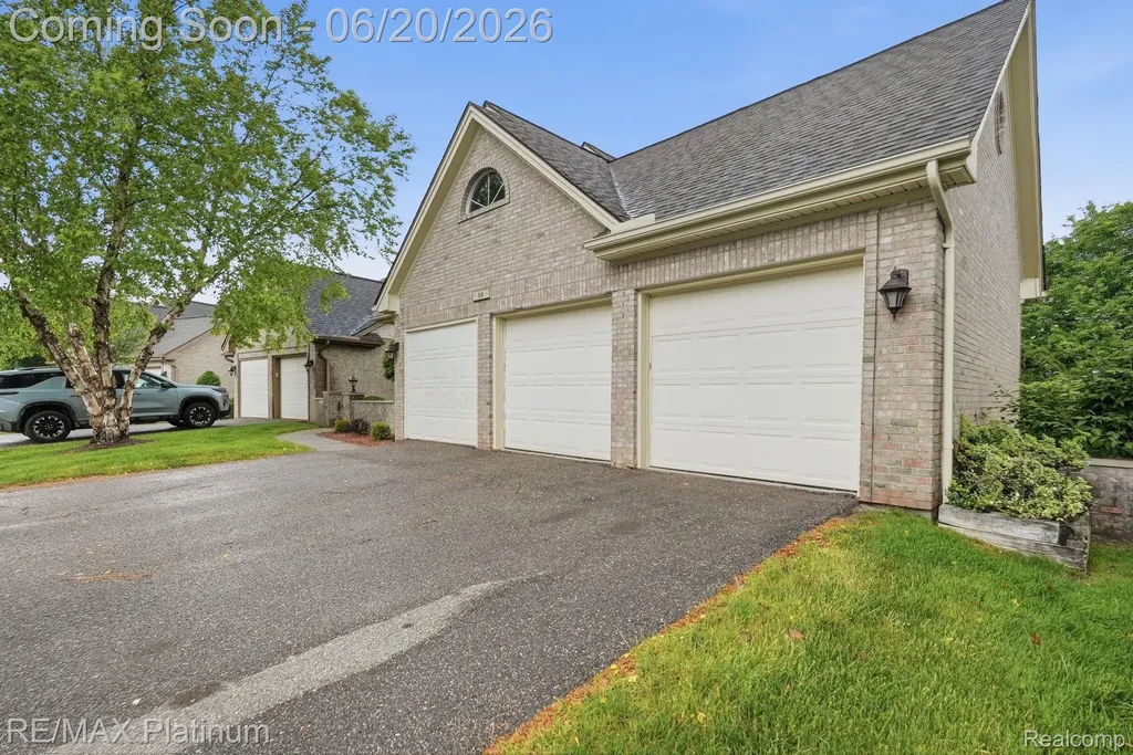 814 Whisperwood Drive Fenton City MI 48430