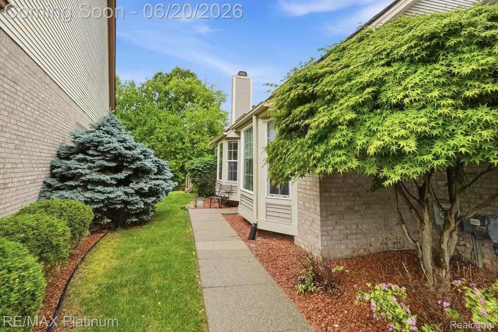 814 Whisperwood Drive Fenton City MI 48430