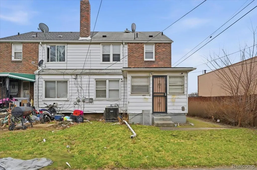 20620 Regent Drive Detroit City MI 48205